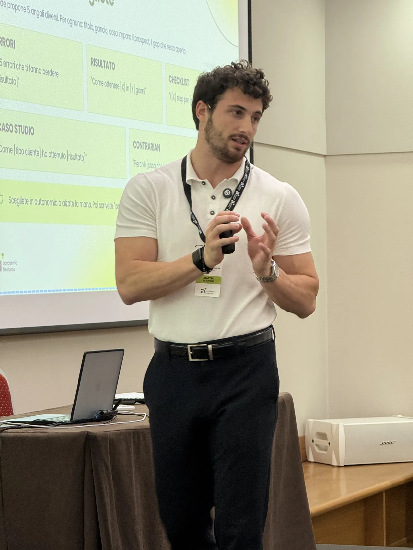 Matteo Mangili sul palco di Bologna